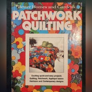Patchwork & Quilting Floral Bedspread Pattern Book - Multicolor
